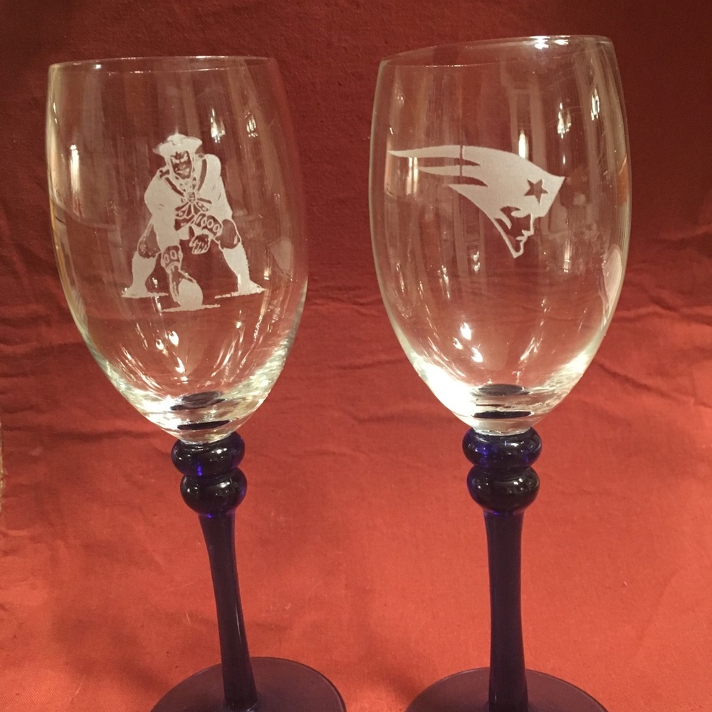 Engraved wine glasses (set of two)